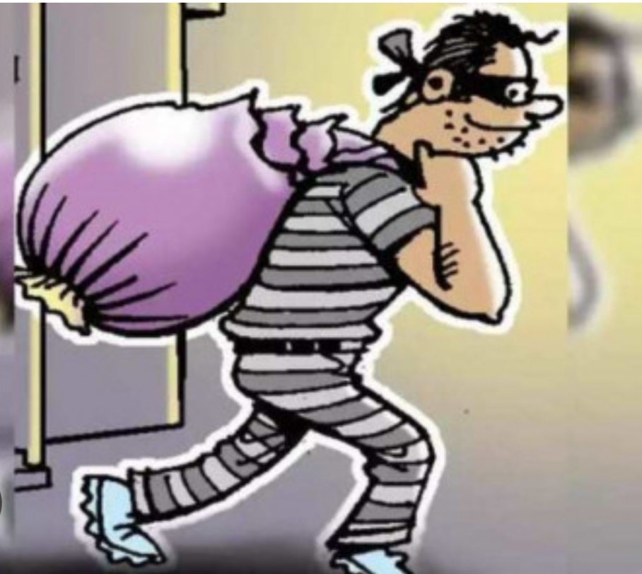 दिनदहाड़े झंगहा में लाखों की चोरी, खेत में धान काटने गई थी गृहस्वामिनी