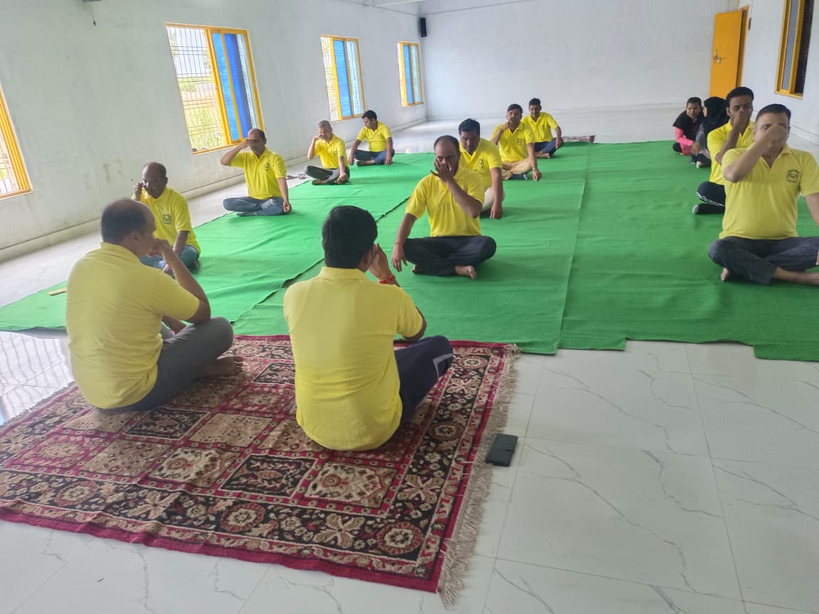 अंतरराष्ट्रीय योग दिवस पर महाविद्यालय में विशेष आयोजन महाविद्यालय के समस्त स्टाफ ने किया योगाभ्यास