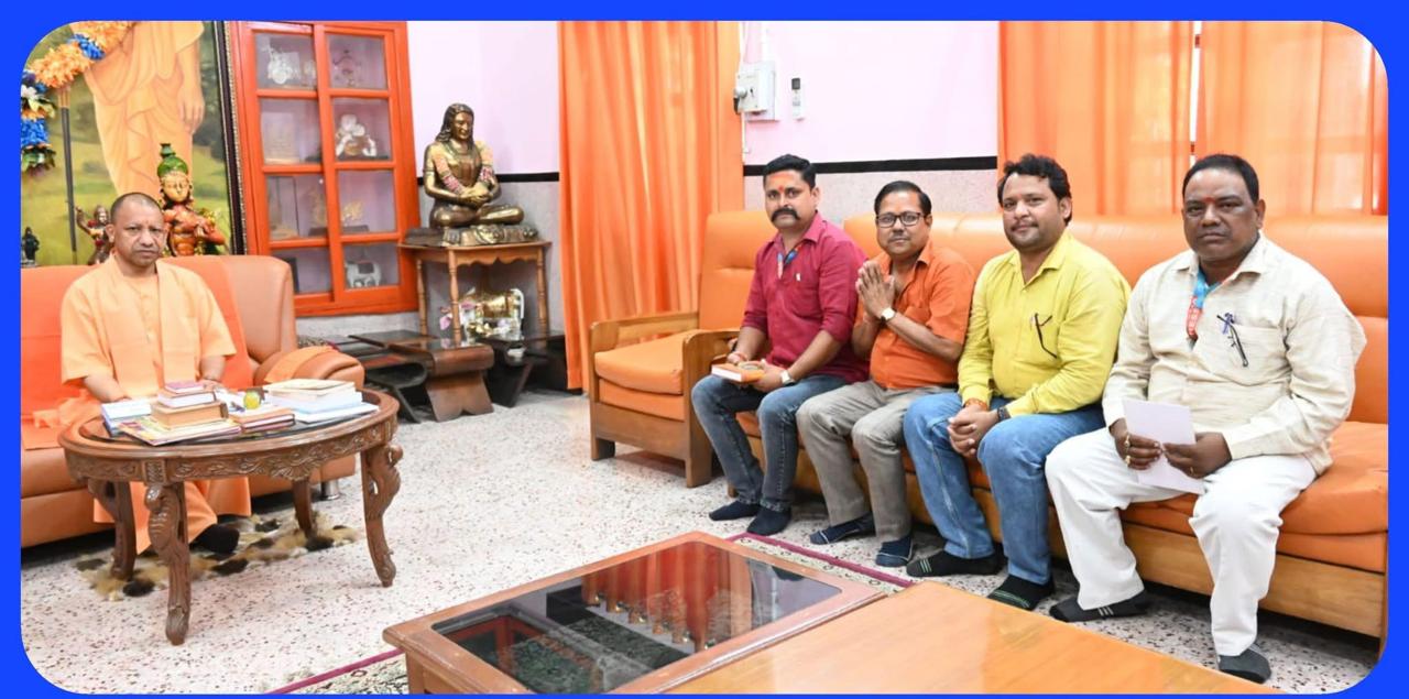ग्रामीण पत्रकार संगठन ने सीएम योगी को दिया निमंत्रण 27 जुलाई को सहजनवा में स्वतंत्रता सेनानी सम्मान समारोह और टीवी डिबेट शो।  राकेश सिंह 