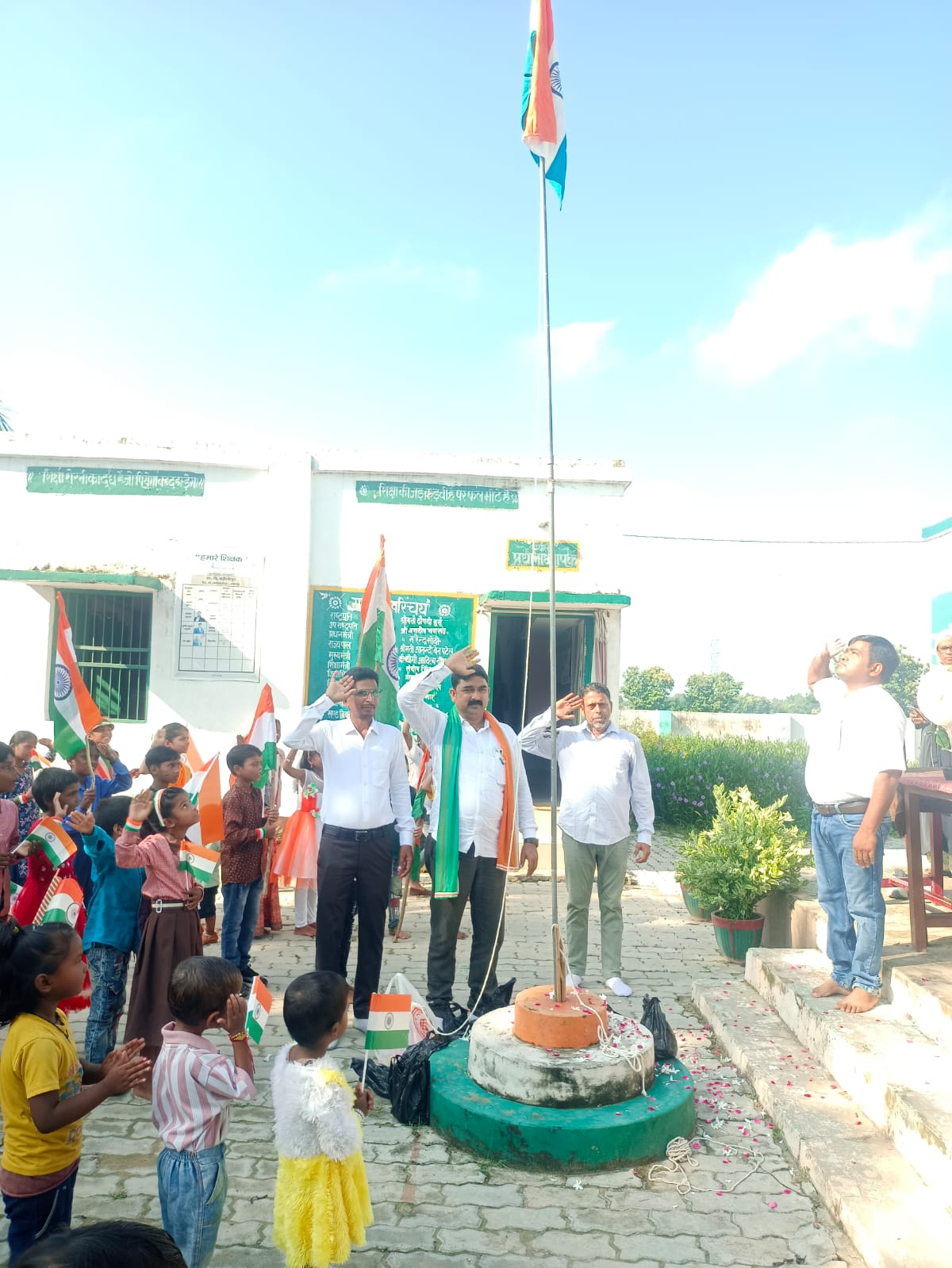 बढ़ौलीपुर में धूमधाम से मनाया गया 79 वां स्वतंत्रता दिवस