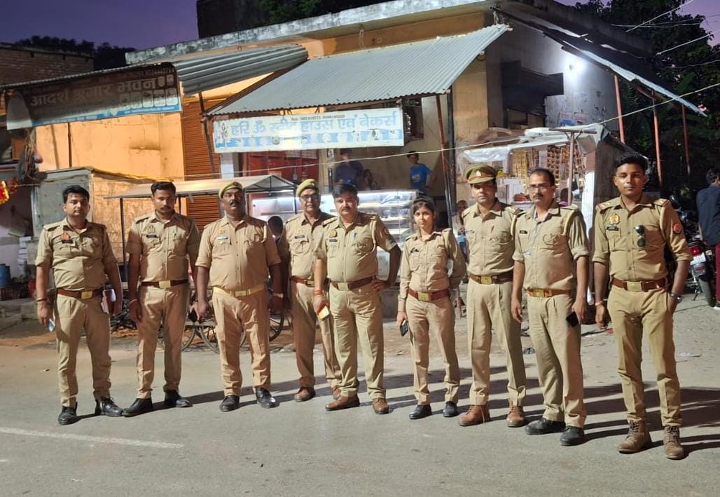 झंगहा में मिशन शक्ति 5.0 के तहत महिला सुरक्षा हेतु पुलिस का फ्लैग मार्च