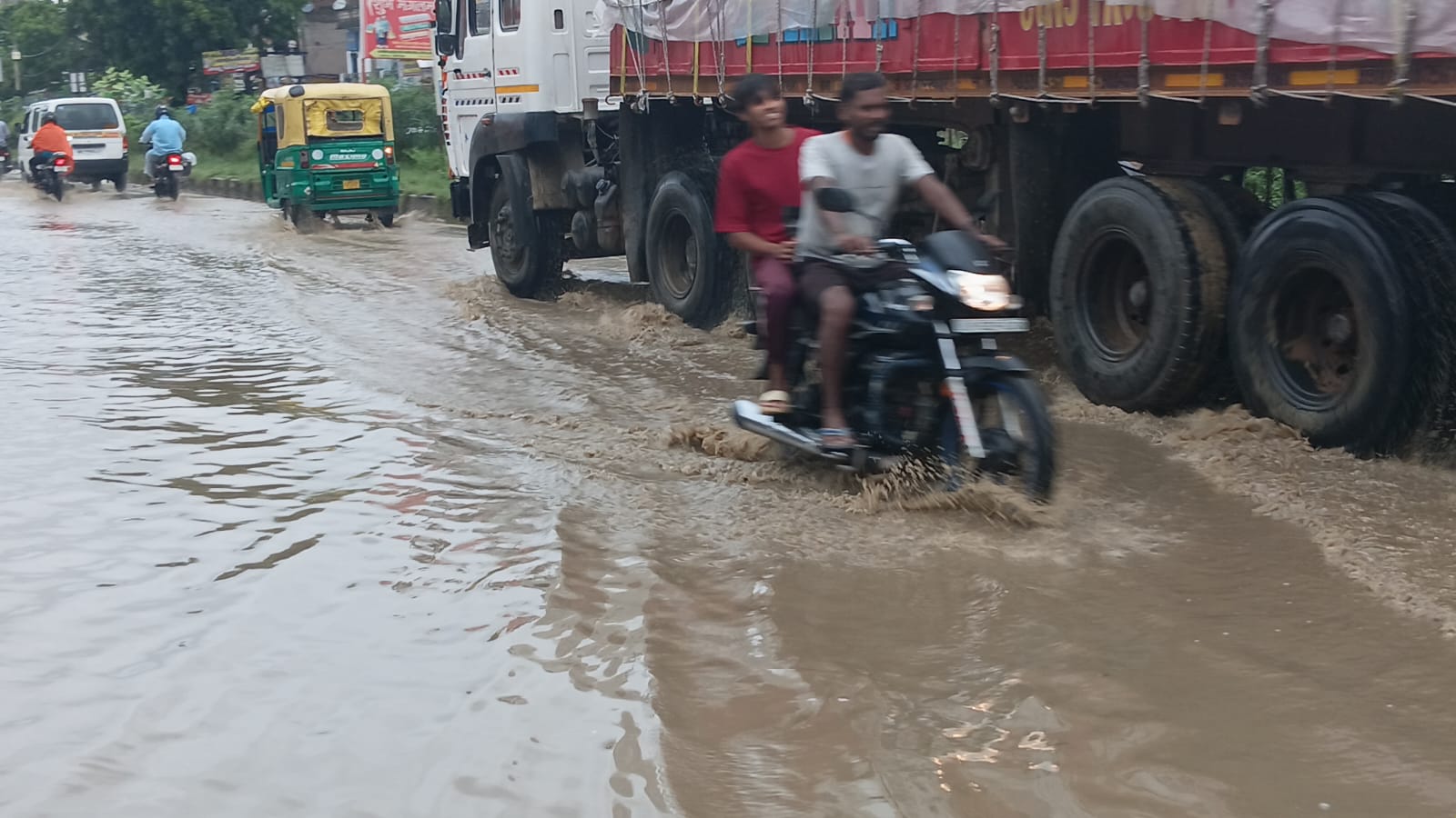 सड़क दुर्घटना में मजदूर जगदीश साहनी की मौत 