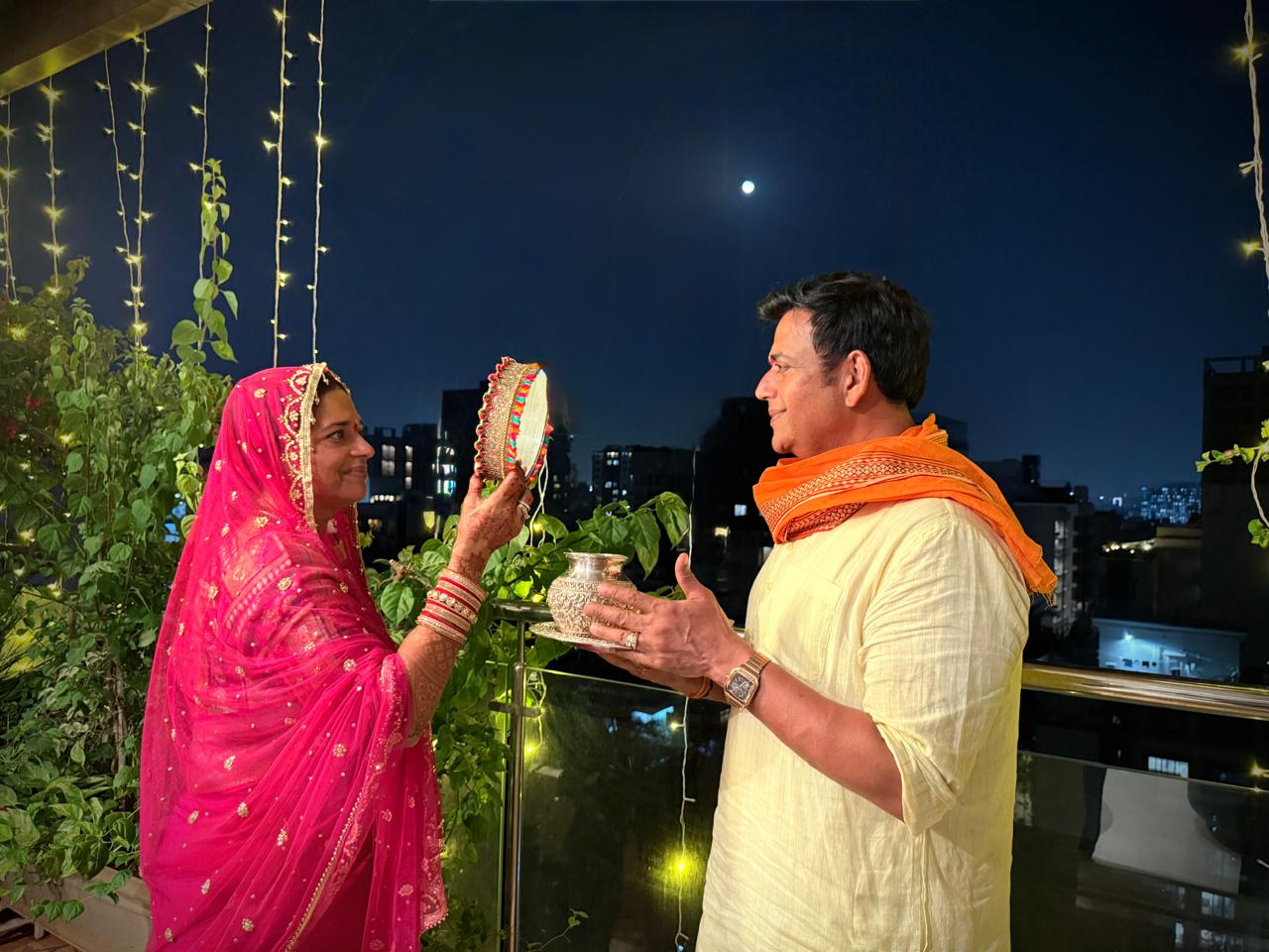 करवा चौथ पर सांसद रवि किशन बोले — “नारी शक्ति के प्रेम, त्याग और विश्वास को प्रणाम”