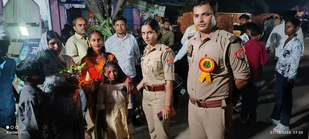 छठ मेले में खोई बच्ची को पुलिस ने मां की गोद में पहुँचाया, मिशन शक्ति टीम की सराहना