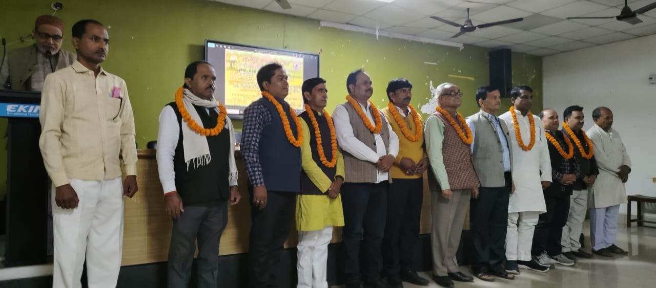 भोजपुरी को संवैधानिक दर्जा देने की मांग तेज, बलिया में संगोष्ठी; जिला इकाई का गठित 