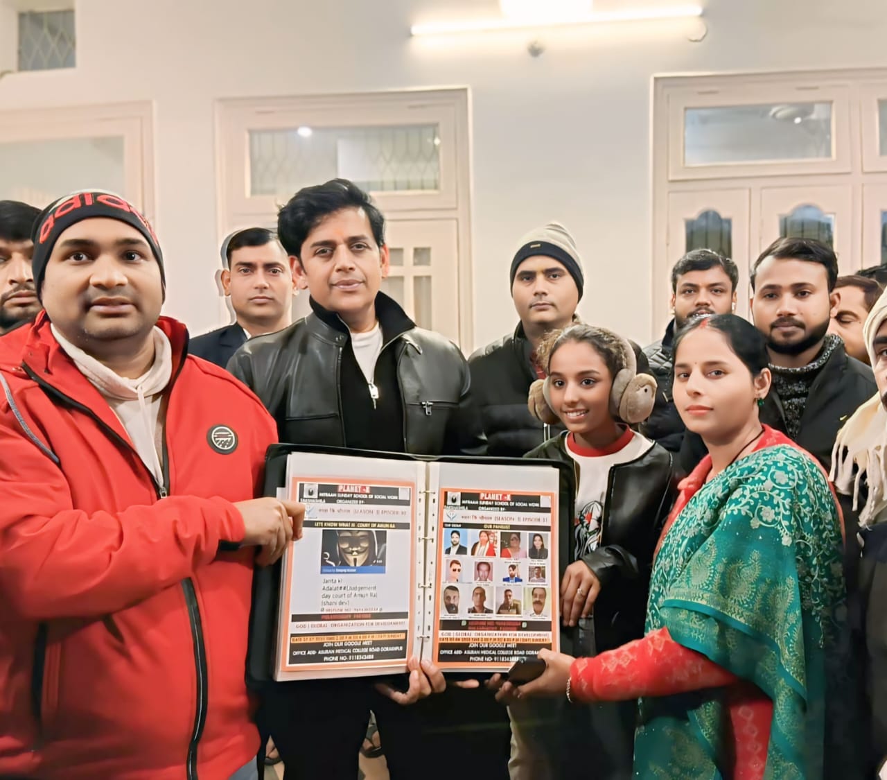 मित्रम परिवार ने सांसद रवि किशन से की मुलाकात, एनजीओ की संयुक्त बैठक का दिया प्रस्ताव