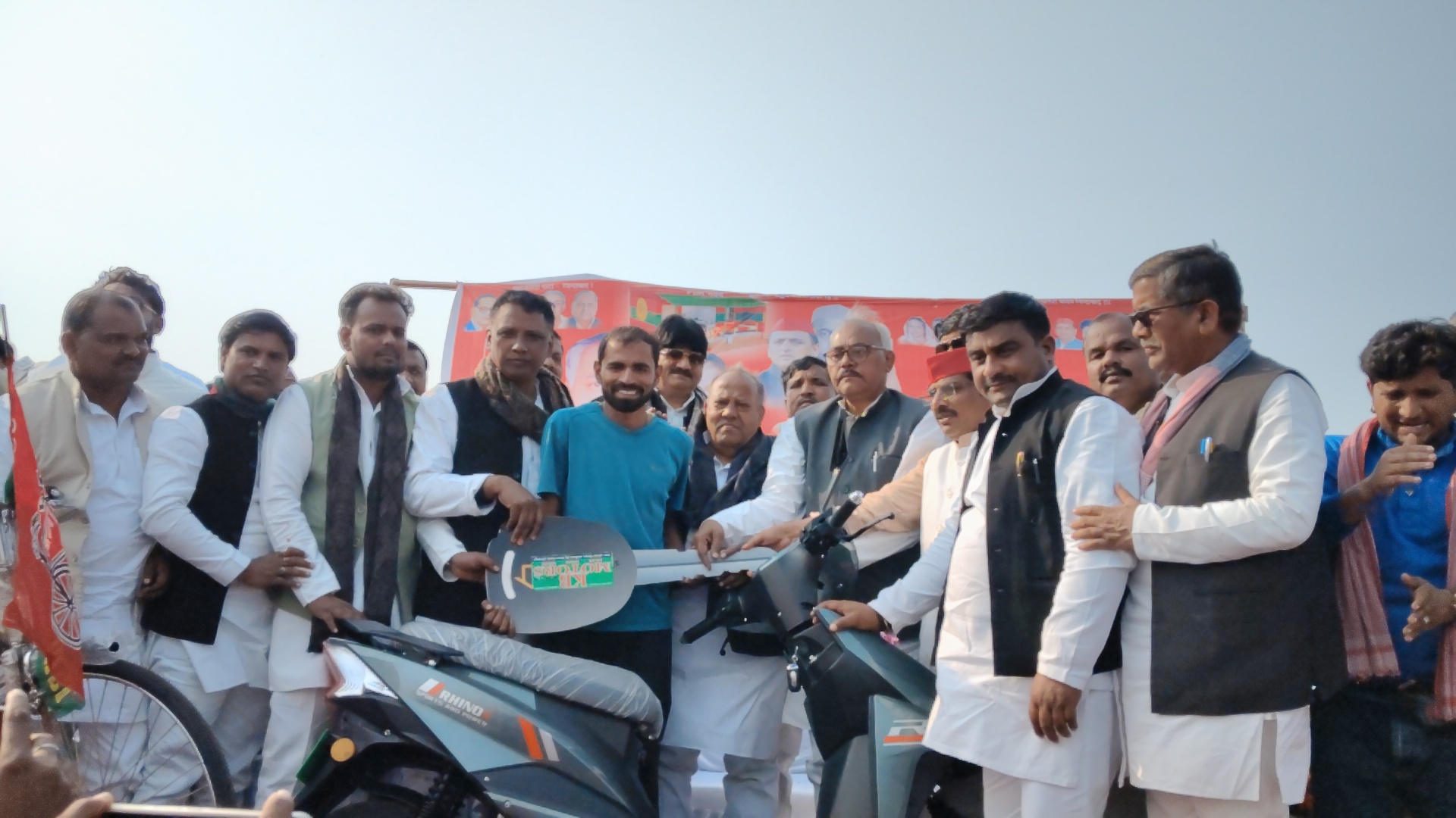 मंतोष–राकेश यादव के आयोजन में व्यवस्थाएं नदारद, पत्रकारों को पानी तक नहीं