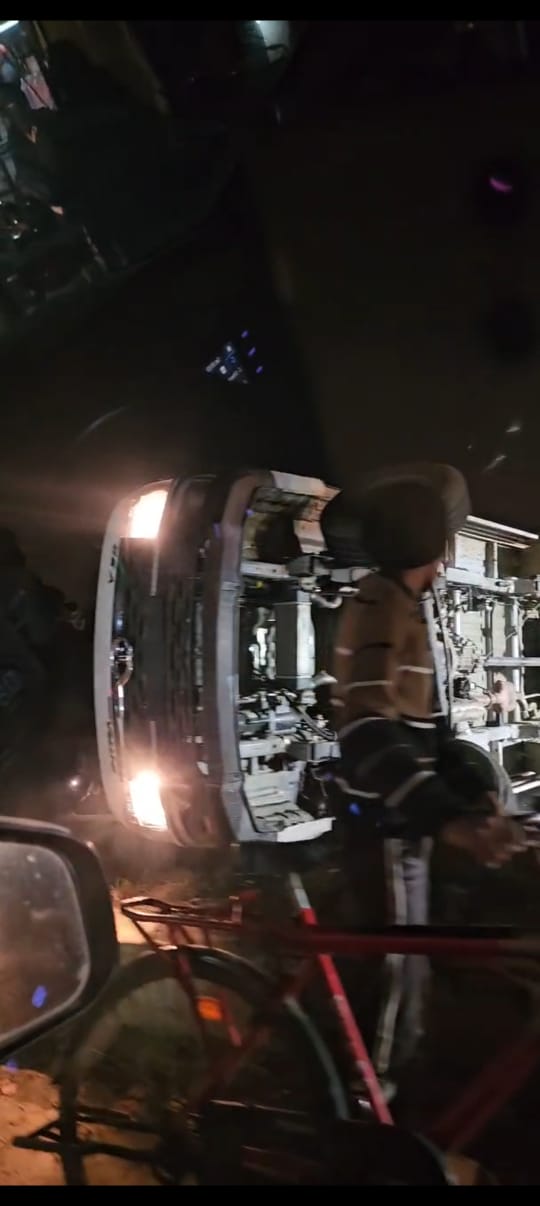 हाईवे पर एक्सयूवी–पिकअप की भिड़ंत, बड़ा हादसा टला