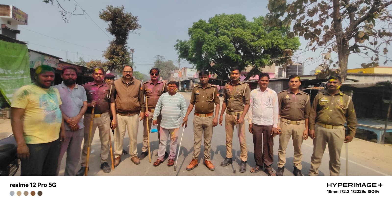 अबीर-गुलाल के रंग में रंगा बेलाकाटा, हर्षोल्लास और भाईचारे के साथ मनी होली