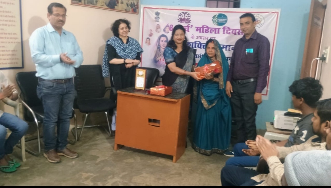 पुनर्जन्म नशा मुक्ति केंद्र द्वारा सोनबरसा में महिला दिवस पर आयोजित किया गया कार्यक्रम