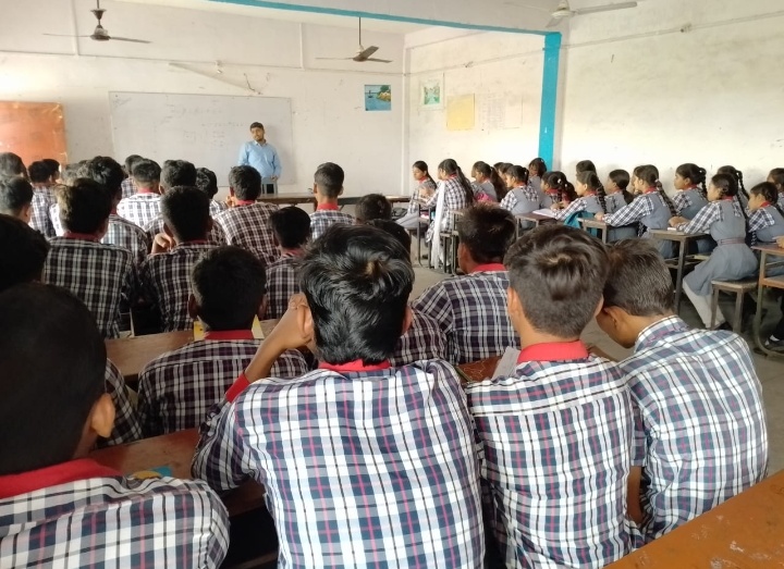डॉक्टर नीट मित्र की डेमो कक्षा का जेपीओपी स्कूल में भव्य आयोजन 