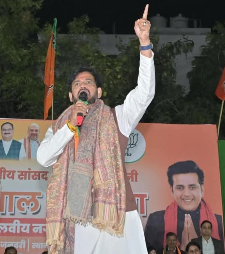 गोरखपुर के चौमुखी विकास से समाजवादी पार्टी की बेचैनी खुलकर सामने आ गई है