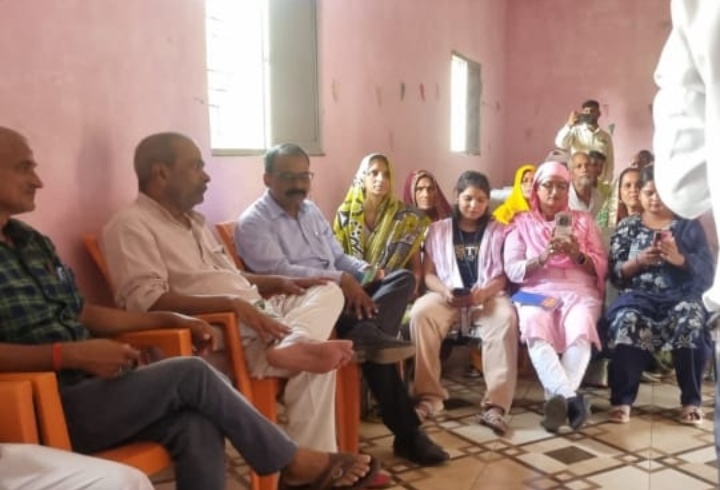 रामपुर बुजुर्ग में नुक्कड़ नाटक से दिया गया लैंगिक समानता और स्वच्छता का संदेश