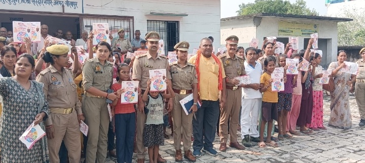 नारी मिशन शक्ति के तहत महिला पुलिस उपनिरीक्षक सोनाली गोड़ ने महिलाओं को किया जागरूक।
