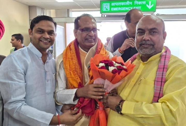 केंद्रीय कृषि मंत्री शिवराज सिंह चौहान का गोरखपुर आगमन पर भव्य स्वागत