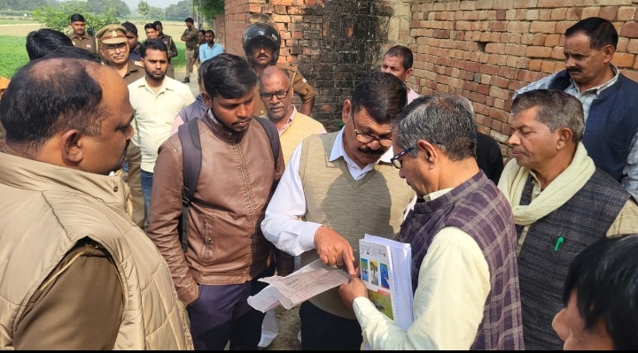 सुभासपा नेता अभिषेक उपाध्याय की आत्मदाह की चेतावनी का मामला। विवाद सुलझाने में प्रशासन हुआ नाकाम