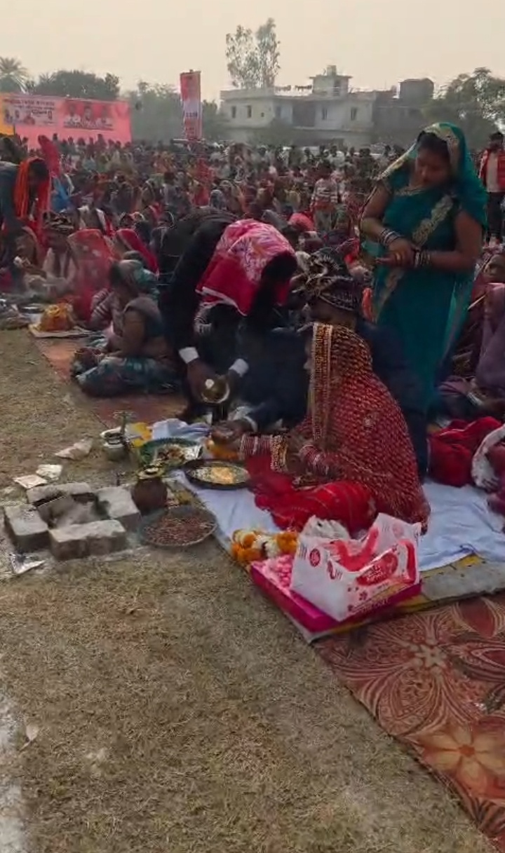 खोराबार में नारी शक्ति सम्मान समारोह के तहत 8 जोड़ियों का सामूहिक विवाह सम्पन्न