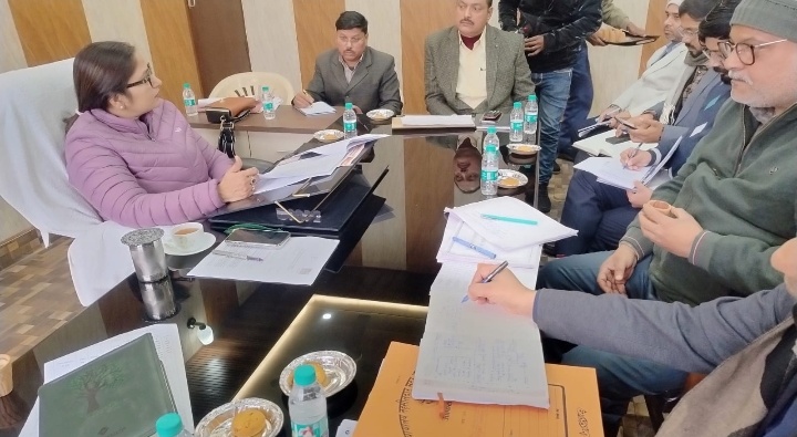 अपर आयुक्त-न्यायिक ने की धारा-67 के वादों के निस्तारण की तहसीलवार समीक्षा