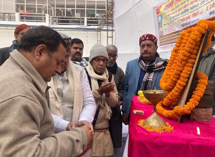 मालवीय जी सच्चे अर्थों में भारत के निर्माता है एवं संस्कारों के पक्षधर महा मानव थे 