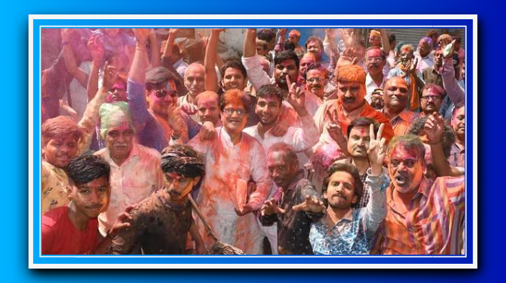 कानपुर में होली का रंगीन नज़ारा: आर्यनगर में उमड़ी होरियारों की टोली