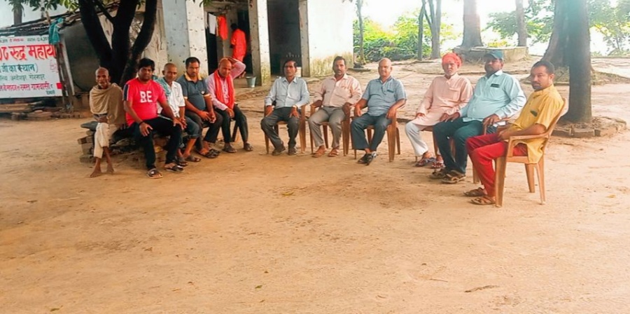 चौरीचौरा क्षेत्र के सोनबरसा खुर्द ग्राम सभा में भारतीय जनता पार्टी का प्रबुद्ध वर्ग की बैठक हुई 