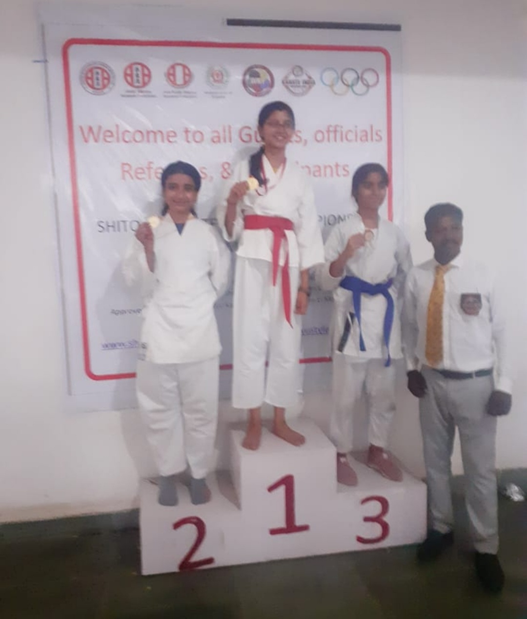 तनिष्का त्रिपाठी ने राज्य स्तरीय कराटे प्रतियोगिता में द्वितीय स्थान प्राप्त कर बढ़ाया गोरखपुर का नाम 